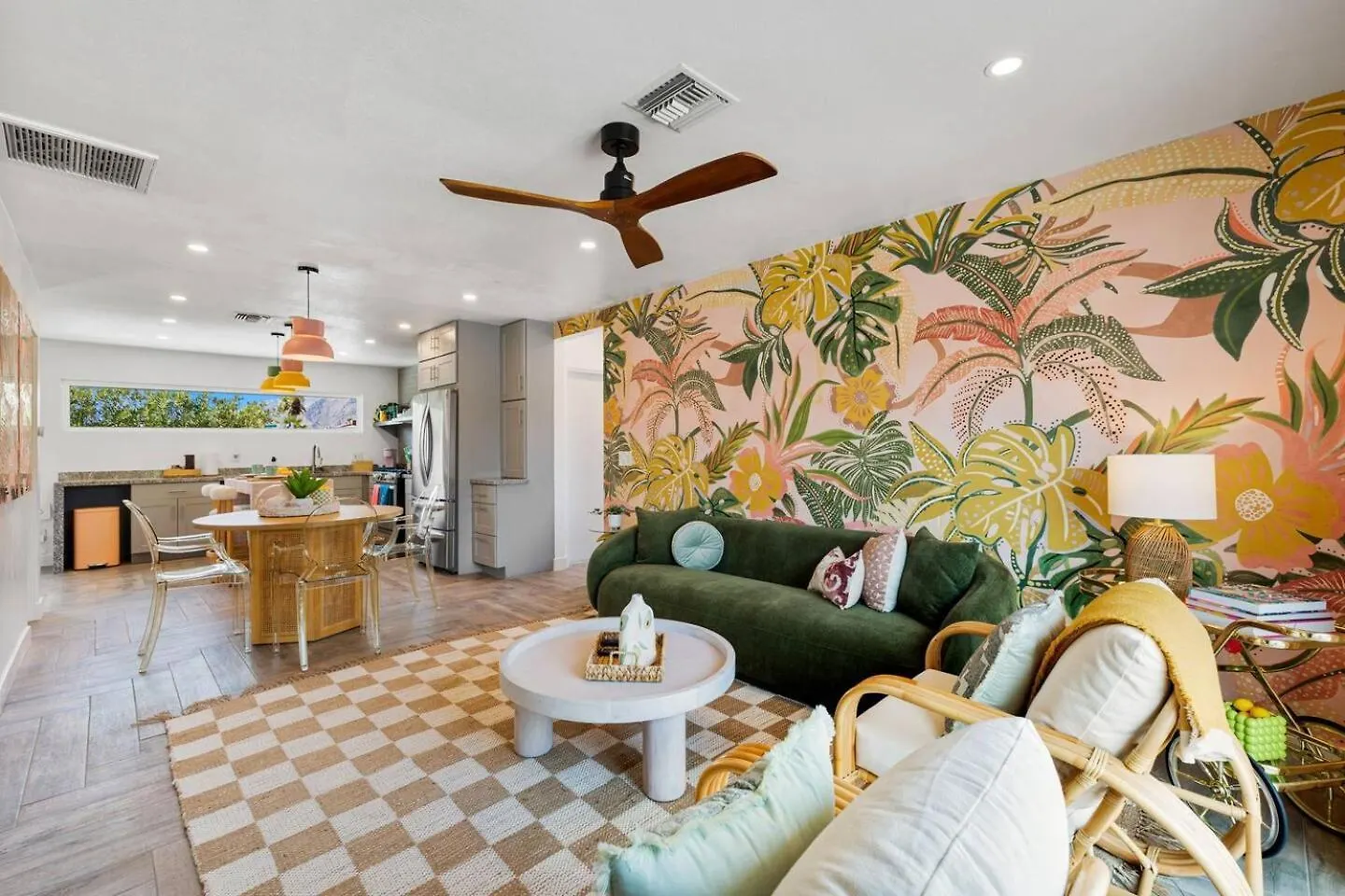 Whimsical Oasis Retreat By Rather Be Properties Palm Springs Casa de Férias
