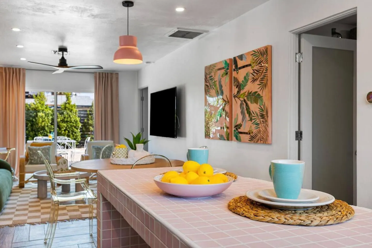 Whimsical Oasis Retreat By Rather Be Properties Palm Springs 0*,