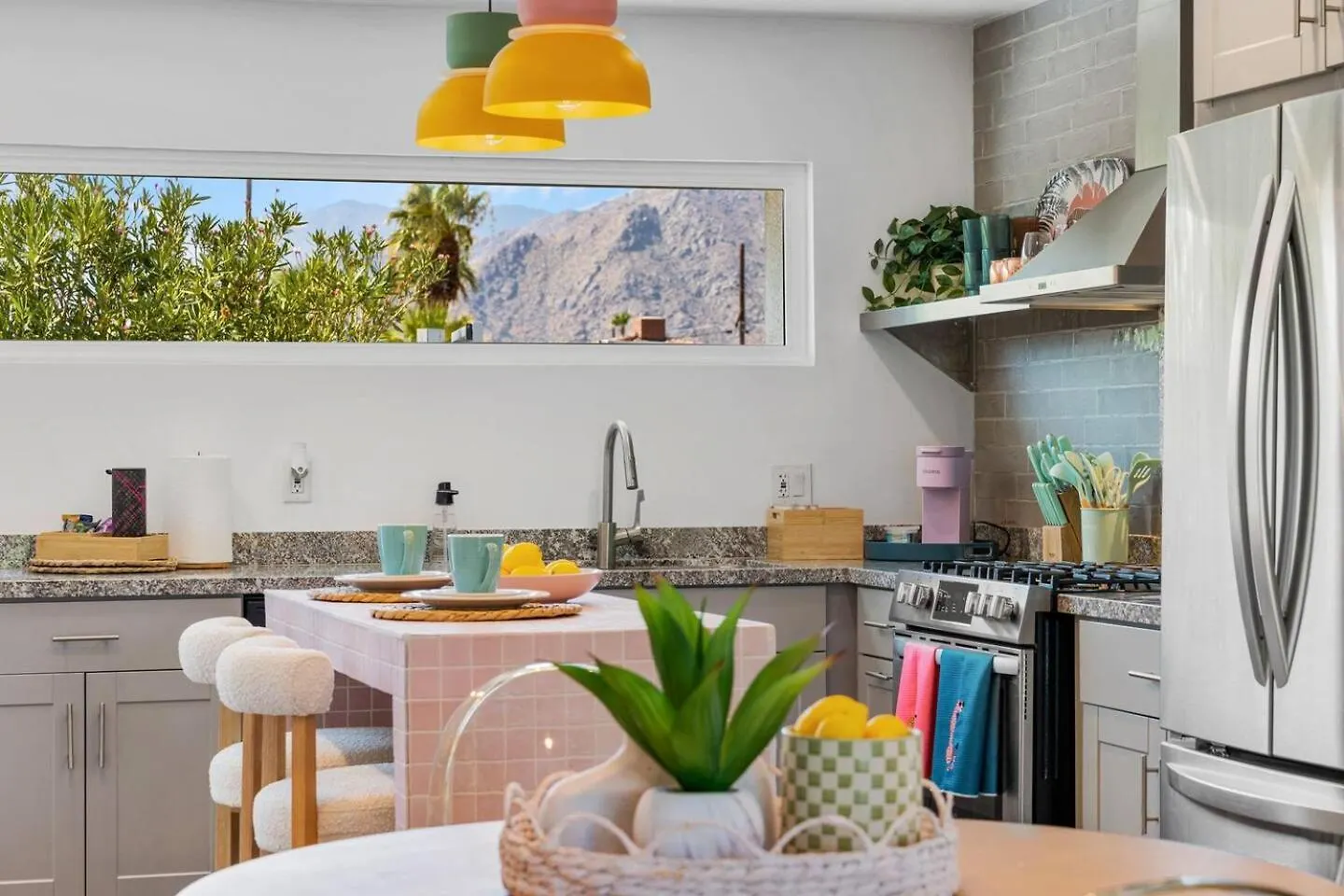 Whimsical Oasis Retreat By Rather Be Properties Palm Springs Estados Unidos da América
